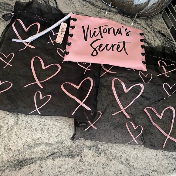 Victoria's Secret Handbags - 🆕 Victoria Secret travel bags set 🆕